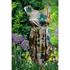 Simply Vera Vera Wang Silky Watercolor Floral dress Multicolor Size 8
